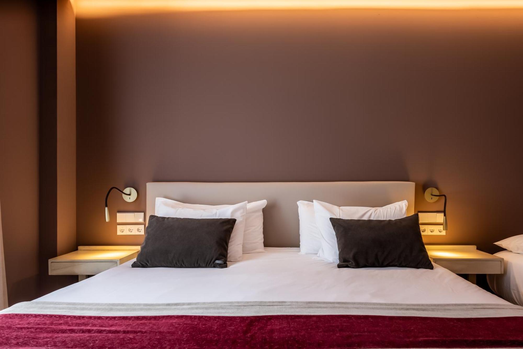 Silken Puerta De Irati Hotel โอชากาเบีย ภายนอก รูปภาพ