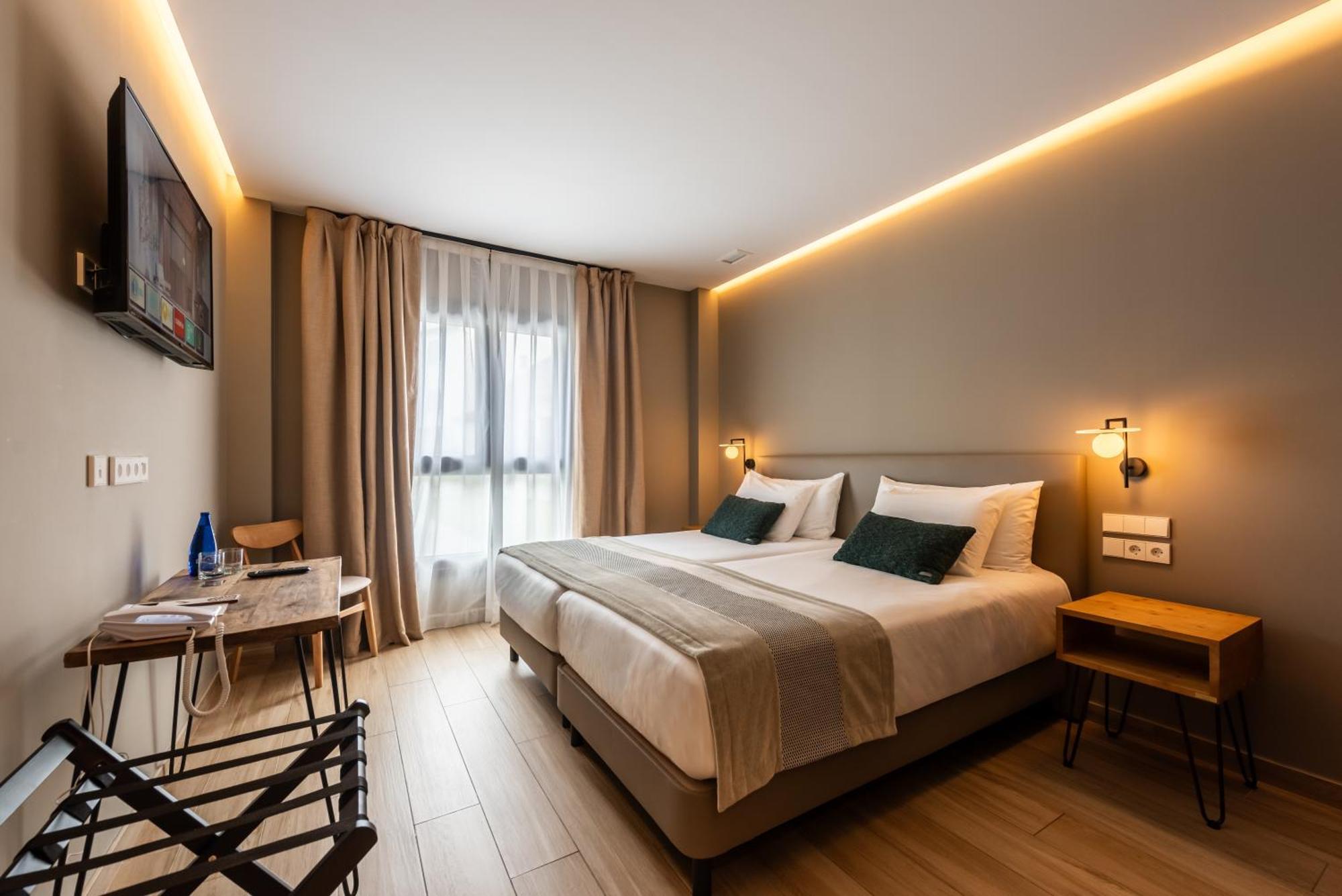 Silken Puerta De Irati Hotel โอชากาเบีย ภายนอก รูปภาพ