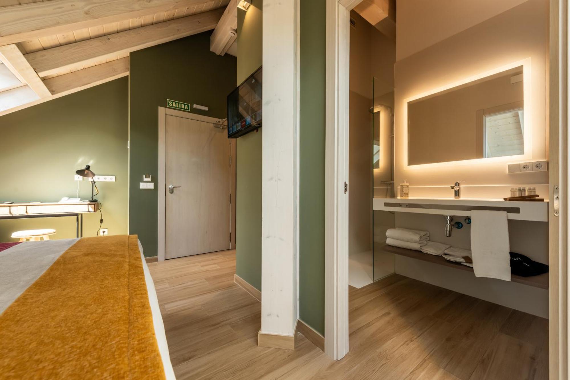 Silken Puerta De Irati Hotel โอชากาเบีย ภายนอก รูปภาพ