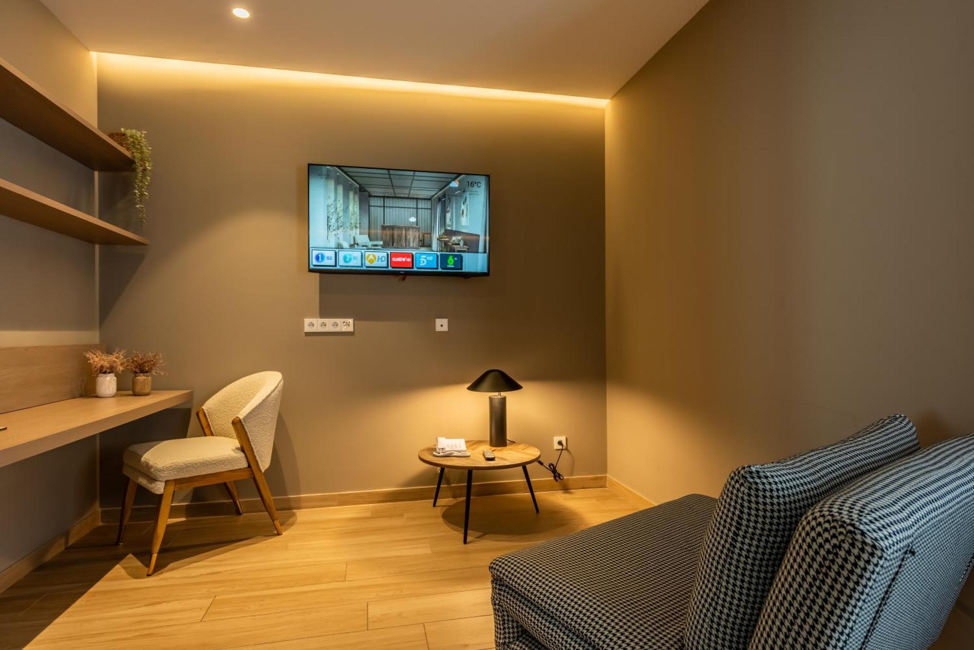 Silken Puerta De Irati Hotel โอชากาเบีย ภายนอก รูปภาพ